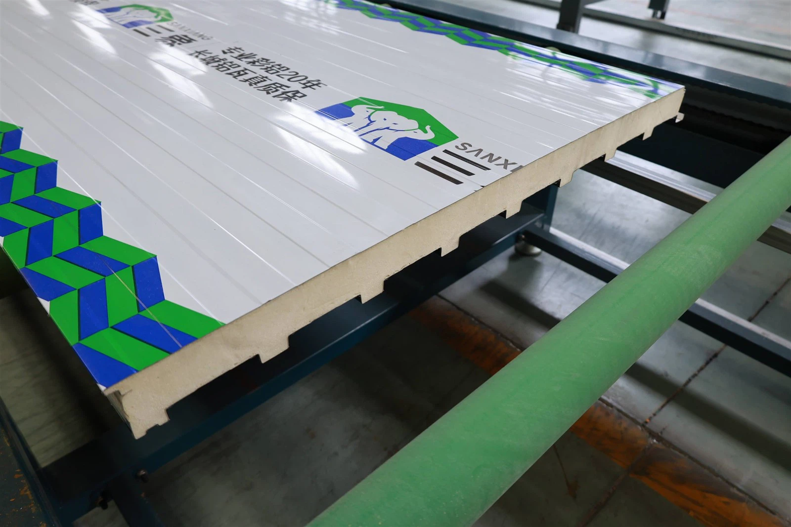 Insulated Aluminum Roof Panels 2 Insulated Aluminum Roof Panels 2